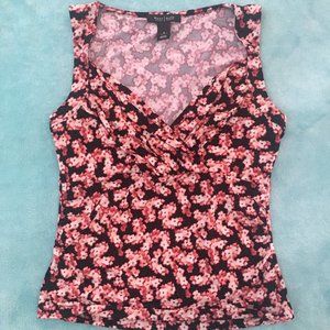 Sleeveless Floral Top. Cross Neck Design.
